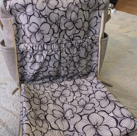 Petunia Picklebottom Boxy w/ Extras - Picture 9 of 16